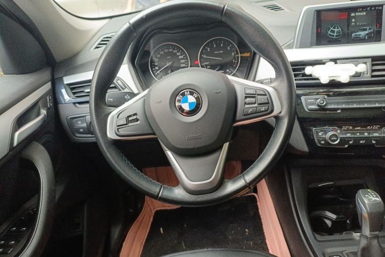 Used BMW X1 2018 sDrive20Li Leading Model Steering Wheel