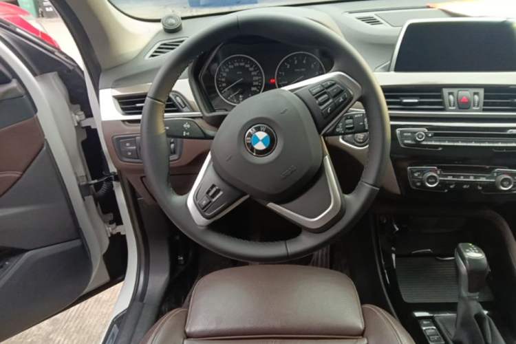 Used BMW X1 2018 xDrive20Li Luxury Edition Steering Wheel