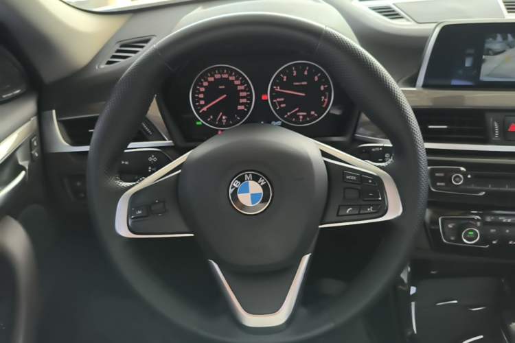 Used BMW X1 2018 xDrive20Li Luxury Edition Steering Wheel