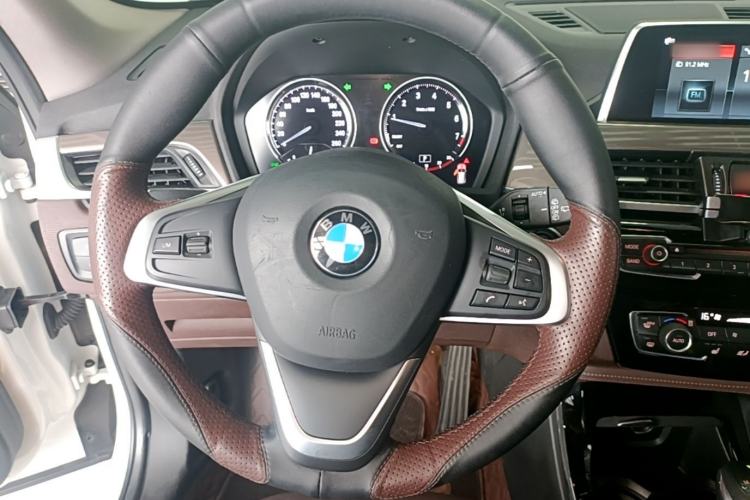 Used BMW X1 2018 xDrive20Li Luxury Edition Steering Wheel