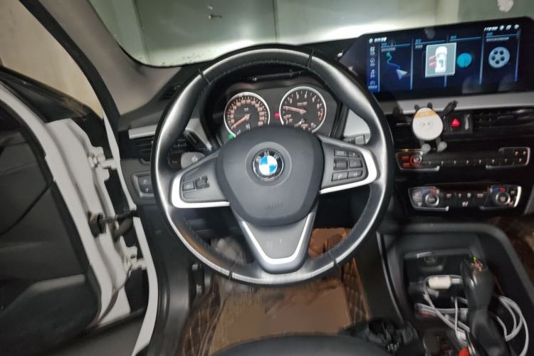 Used BMW X1 2018 sDrive18Li Fashion Model Steering Wheel