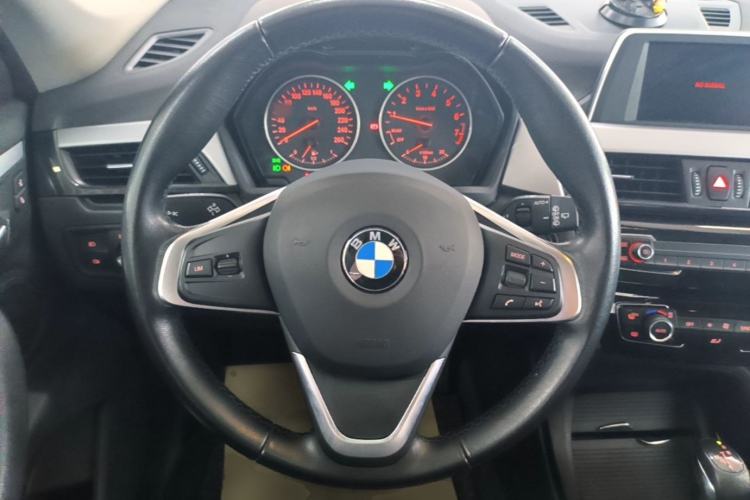 Used BMW X1 2018 sDrive18Li Fashion Model Steering Wheel