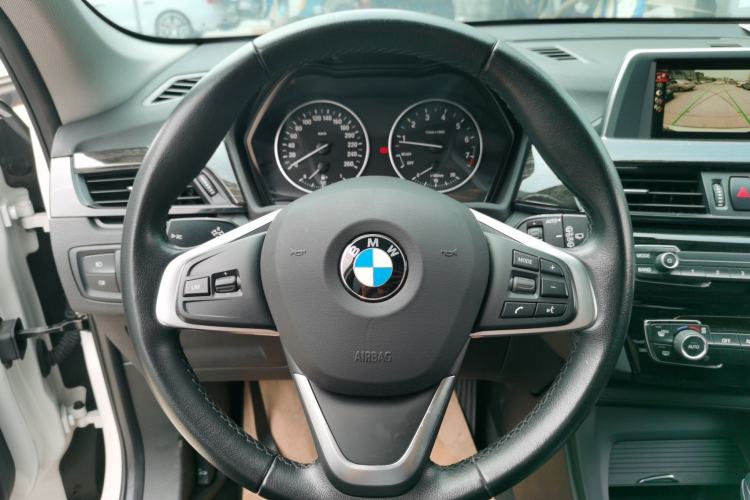Used BMW X1 2018 sDrive20Li Leading Model Steering Wheel