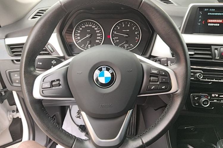Used BMW X1 2018 sDrive20Li Leading Model Steering Wheel