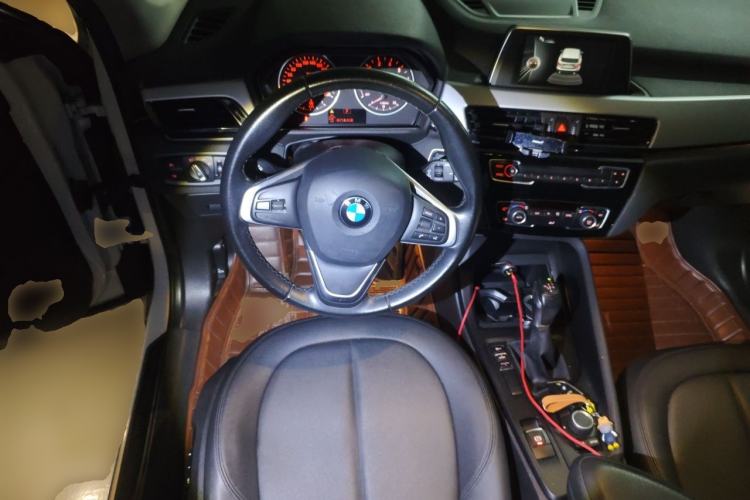 Used BMW X1 2018 sDrive18Li Fashion Model Steering Wheel