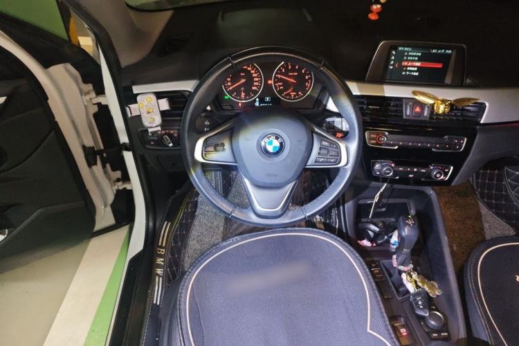 Used BMW X1 2018 sDrive18Li Fashion Model Steering Wheel