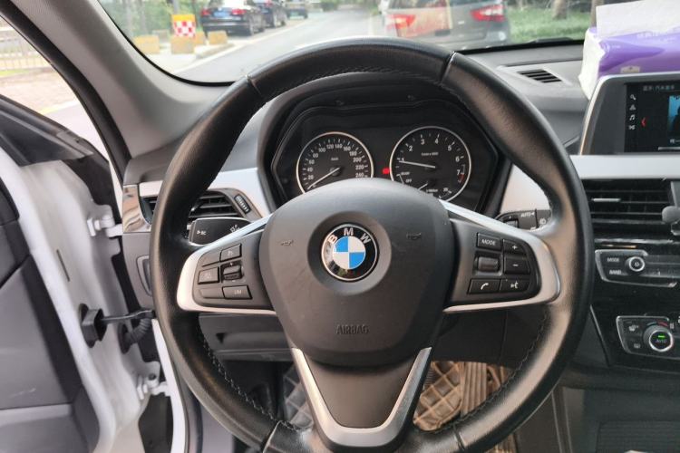 Used BMW X1 2018 sDrive20Li Leading Model Steering Wheel