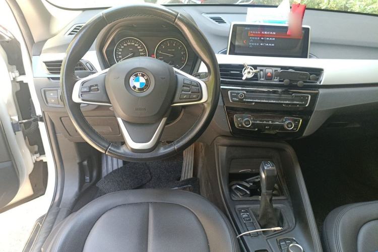 Used BMW X1 2018 sDrive18Li Fashion Model Steering Wheel