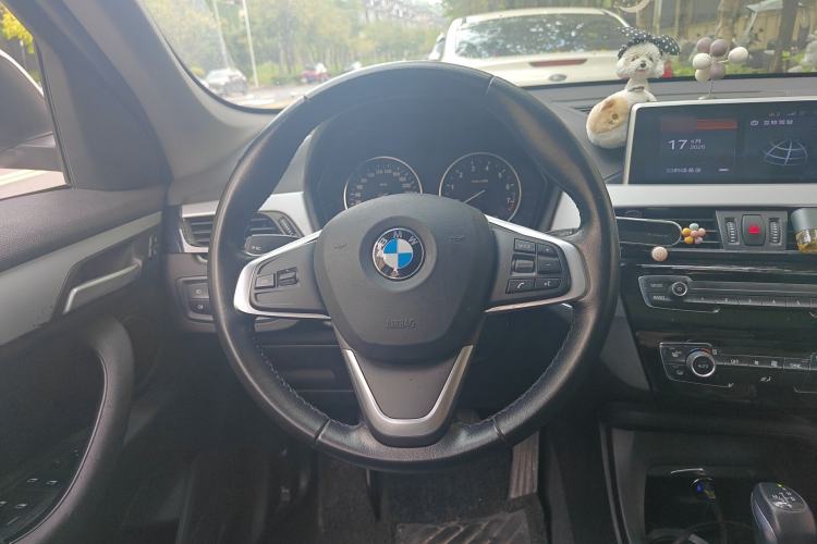 Used BMW X1 2018 sDrive18Li Fashion Model Steering Wheel