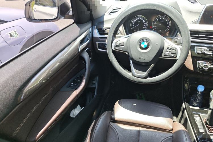 Used BMW X1 2018 xDrive20Li Luxury Edition Steering Wheel