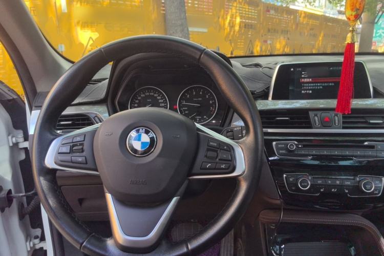 Used BMW X1 2018 xDrive20Li Luxury Edition Steering Wheel