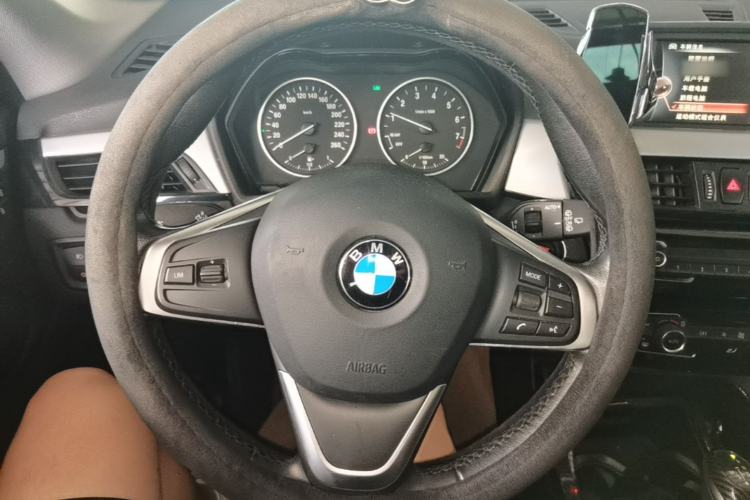Used BMW X1 2018 sDrive20Li Leading Model Steering Wheel