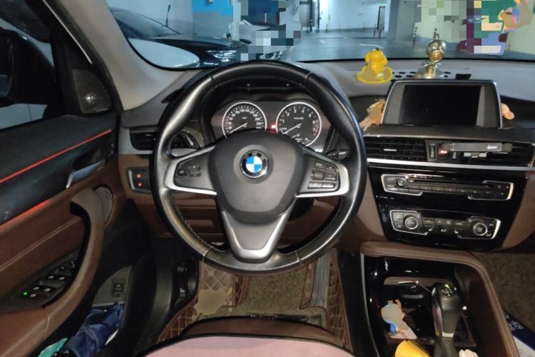 Used BMW X1 2018 sDrive20Li Leading Model Steering Wheel