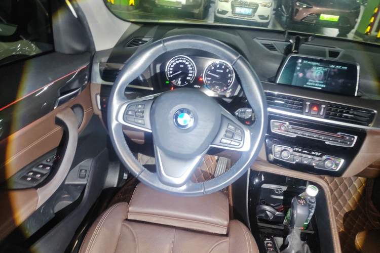 Used BMW X1 2018 xDrive20Li Luxury Edition Steering Wheel