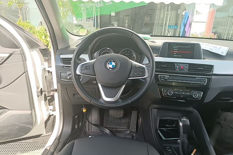 Used BMW X1 2018 sDrive20Li Leading Model Steering Wheel