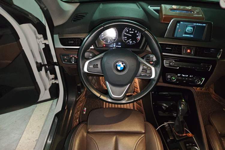 Used BMW X1 2018 sDrive18Li Luxury Model Steering Wheel