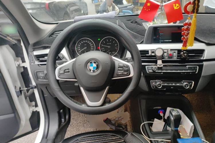Used BMW X1 2018 sDrive18Li Fashion Model Steering Wheel