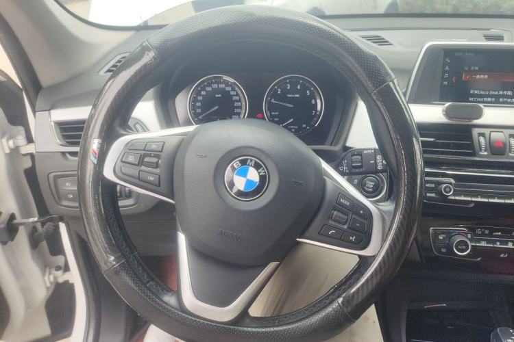 Used BMW X1 2018 sDrive18Li Fashion Model Steering Wheel