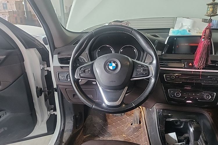 Used BMW X1 2018 xDrive20Li Luxury Edition Steering Wheel