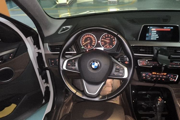 Used BMW X1 2018 xDrive20Li Luxury Edition Steering Wheel