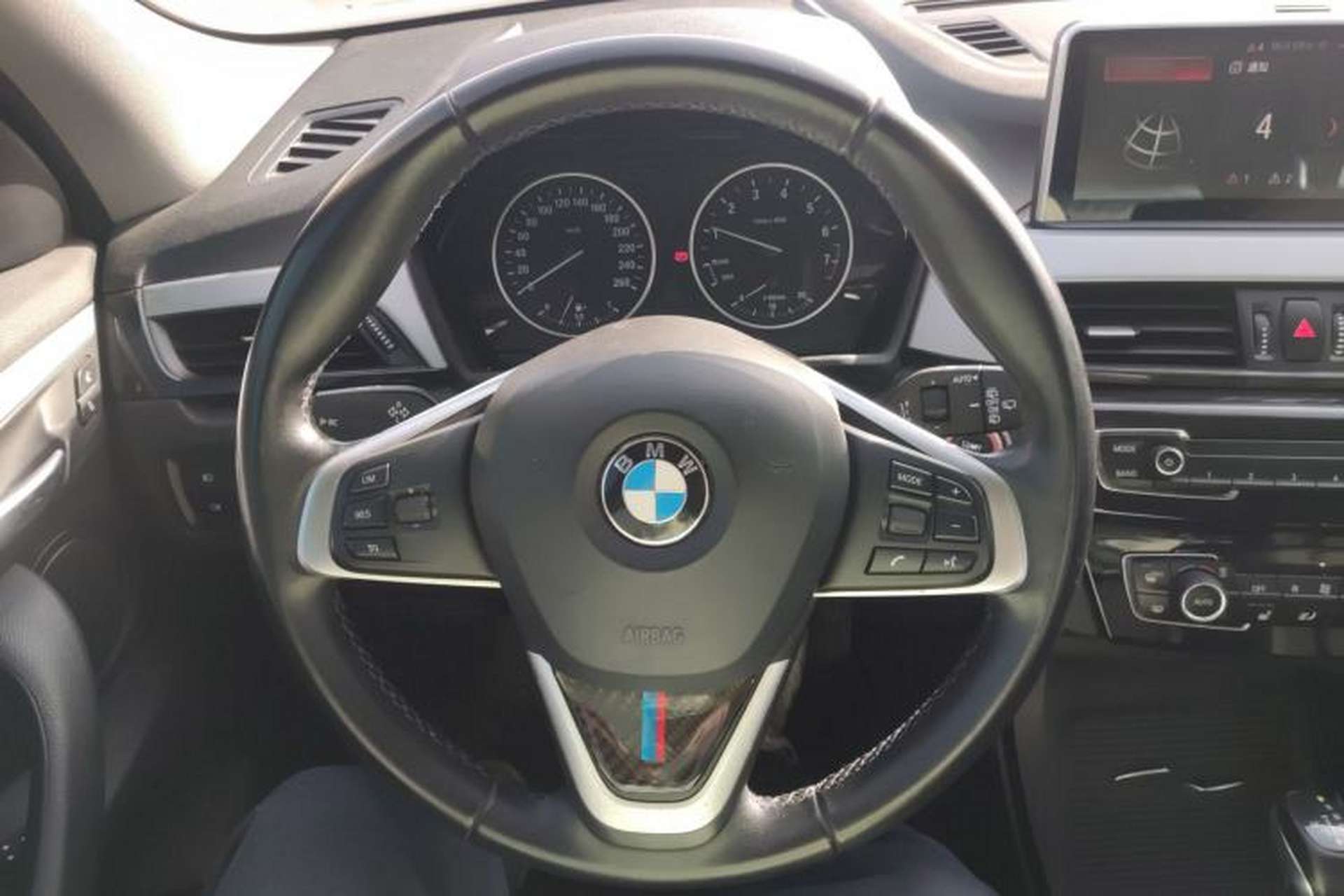 Used BMW X1 2018 sDrive18Li Fashion Model Steering Wheel