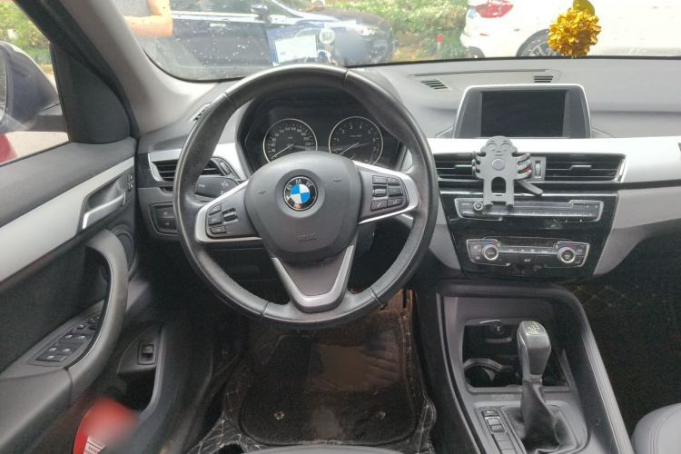 Used BMW X1 2018 sDrive20Li Leading Model Steering Wheel