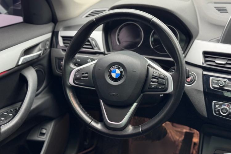 Used BMW X1 2018 sDrive20Li Leading Model Steering Wheel