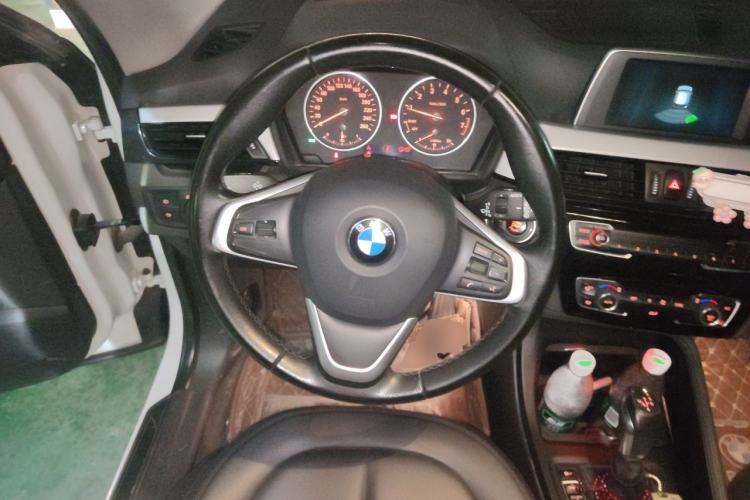Used BMW X1 2018 sDrive18Li Fashion Model Steering Wheel