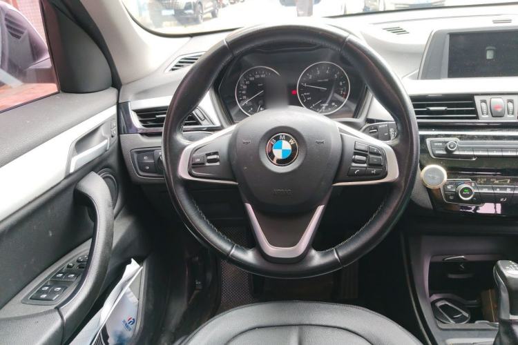 Used BMW X1 2018 sDrive18Li Fashion Model Steering Wheel