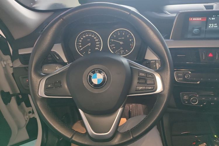Used BMW X1 2018 sDrive20Li Leading Model Steering Wheel