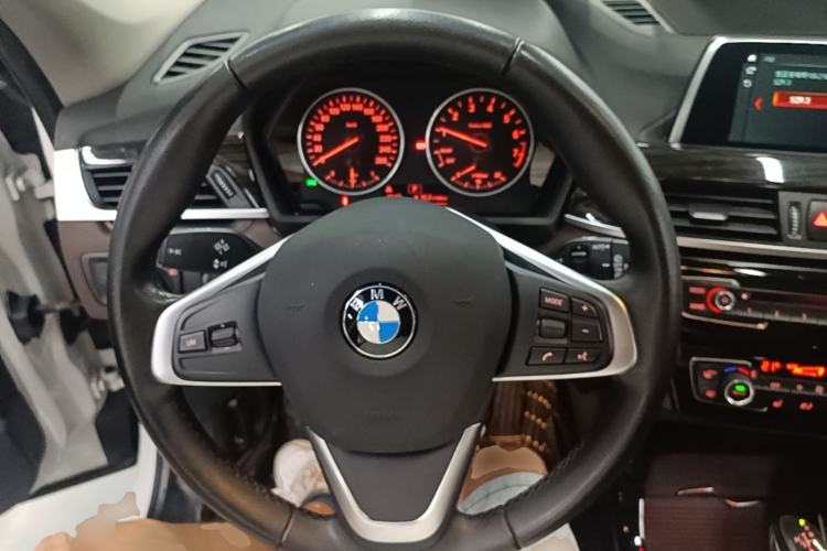 Used BMW X1 2018 xDrive20Li Luxury Edition Steering Wheel