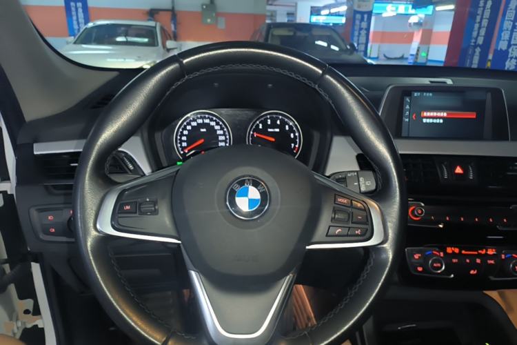 Used BMW X1 2018 sDrive20Li Leading Model Steering Wheel