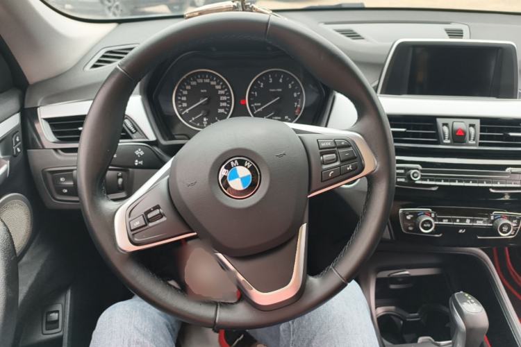 Used BMW X1 2018 sDrive20Li Leading Model Steering Wheel