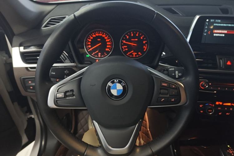 Used BMW X1 2018 xDrive20Li Luxury Edition Steering Wheel