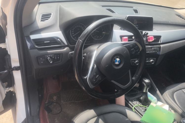 Used BMW X1 2018 sDrive18Li Fashion Model Steering Wheel
