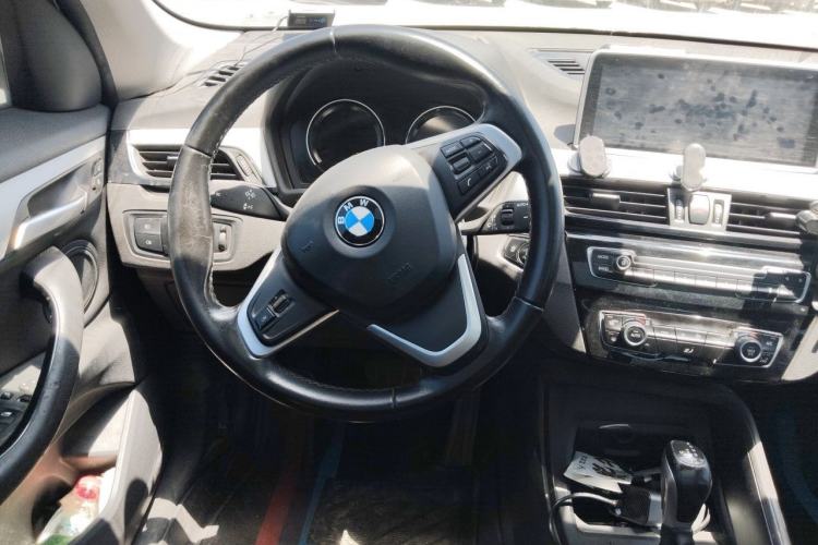 Used BMW X1 2018 sDrive18Li Fashion Model Steering Wheel