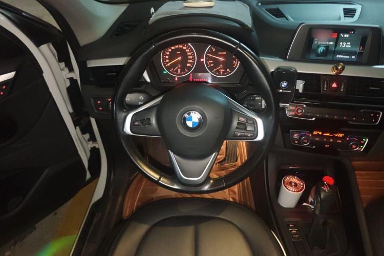 Used BMW X1 2018 sDrive18Li Fashion Model Steering Wheel