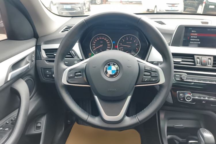 Used BMW X1 2018 sDrive20Li Leading Model Steering Wheel