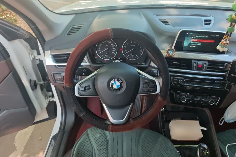 Used BMW X1 2018 xDrive20Li Luxury Edition Steering Wheel