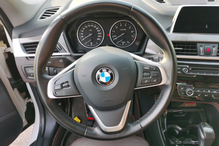 Used BMW X1 2018 xDrive20Li Luxury Edition Steering Wheel