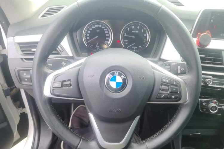 Used BMW X1 2018 sDrive20Li Leading Model Steering Wheel