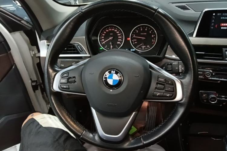 Used BMW X1 2018 xDrive20Li Luxury Edition Steering Wheel