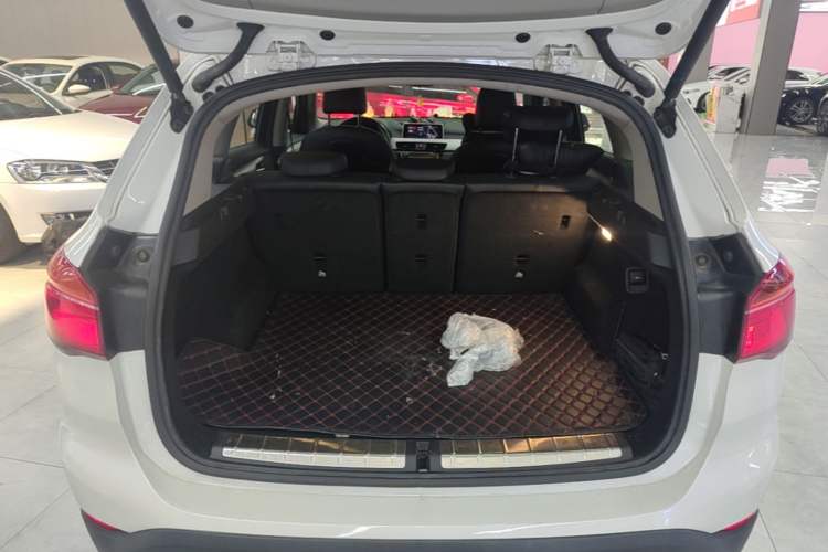 Used BMW X1 2018 sDrive18Li Fashion Model Trunk
