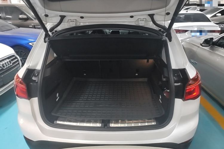 Used BMW X1 2018 xDrive20Li Luxury Edition Trunk