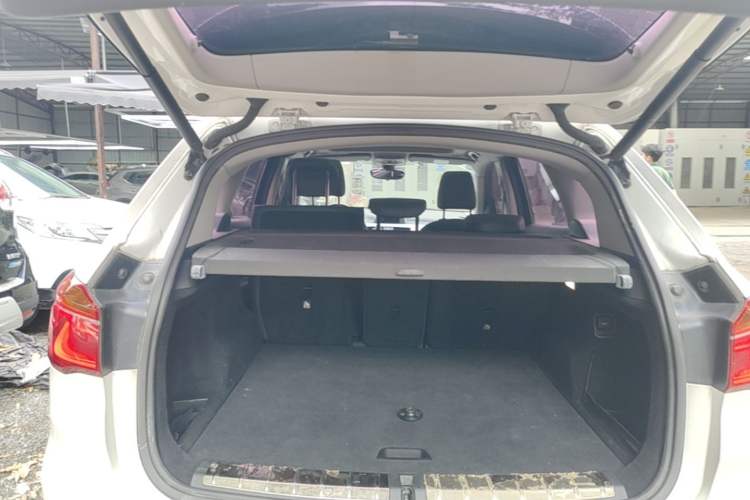 Used BMW X1 2018 sDrive20Li Leading Model Trunk