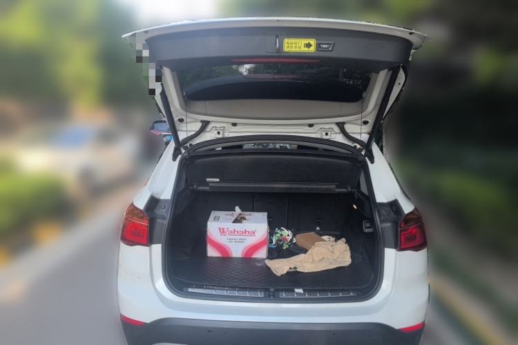 Used BMW X1 2018 sDrive20Li Leading Model Trunk