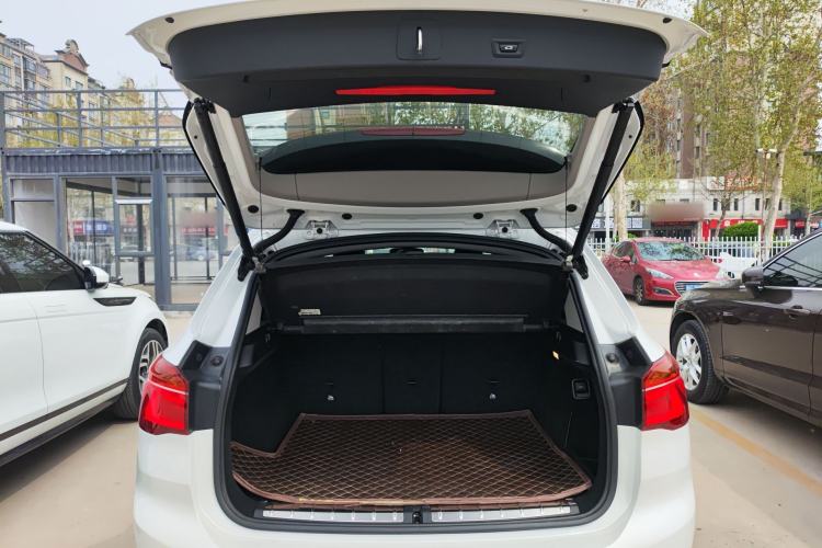 Used BMW X1 2018 sDrive20Li Leading Model Trunk