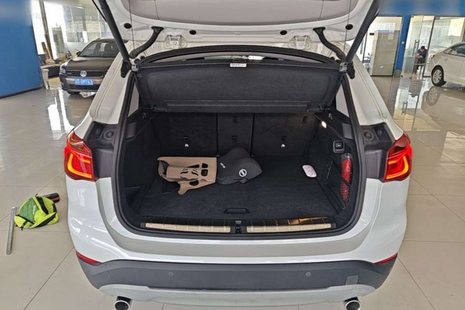 Used BMW X1 2018 sDrive20Li Leading Model Trunk