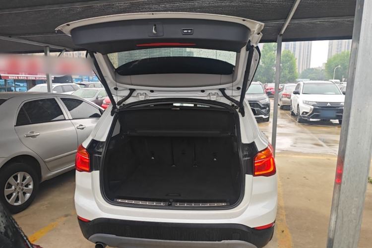 Used BMW X1 2018 sDrive20Li Leading Model Trunk