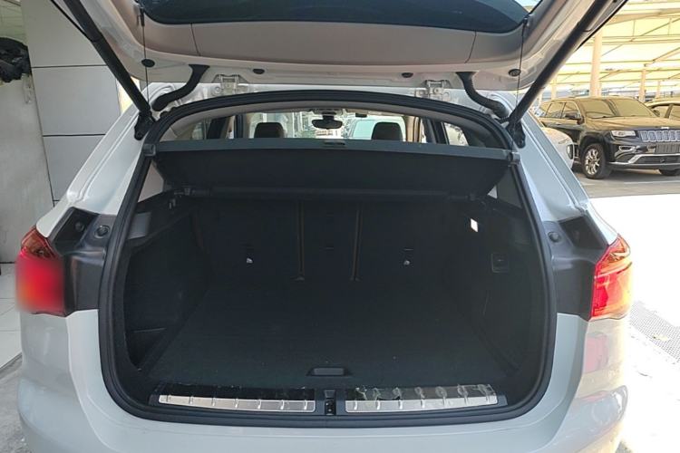 Used BMW X1 2018 xDrive20Li Luxury Edition Trunk
